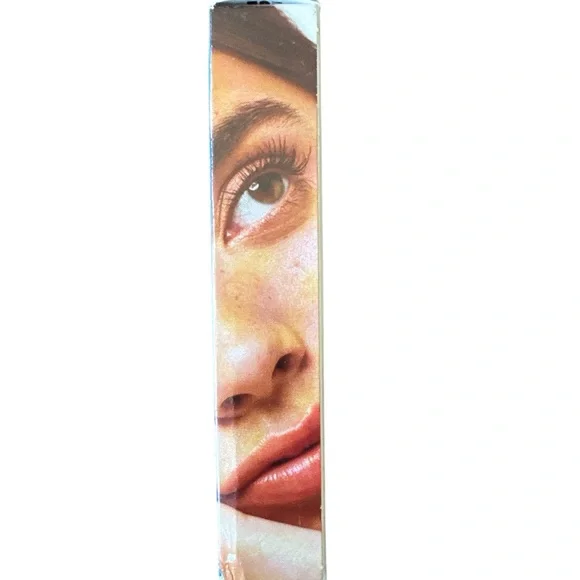 Babe Lash Volumizing Mascara - Black - Picture 2 of 5